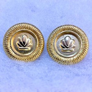 Vintage shell earrings ✨